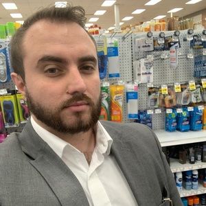 Meet your Posher, Haris